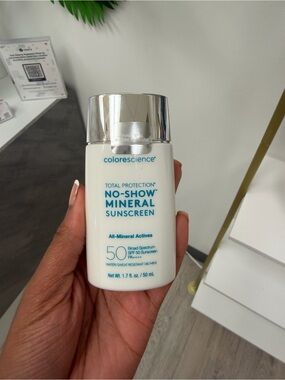 Colorescience No-Show Mineral Sunscreen SPF 50 — White